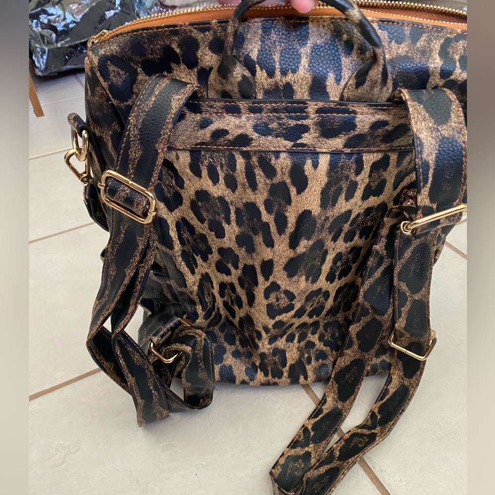 $10 ❤️brown leopard multi pocket backpack guitar strap - Picture 2 of 2